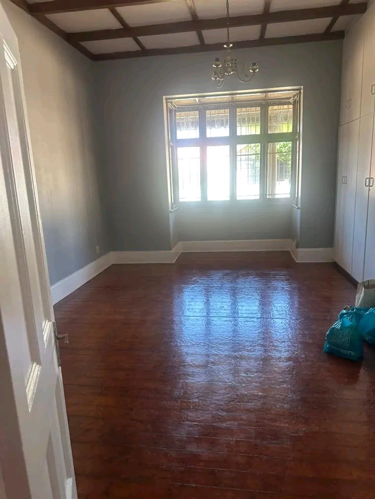 Newly renovated room s to let in bellevue eas  in Yeoville
