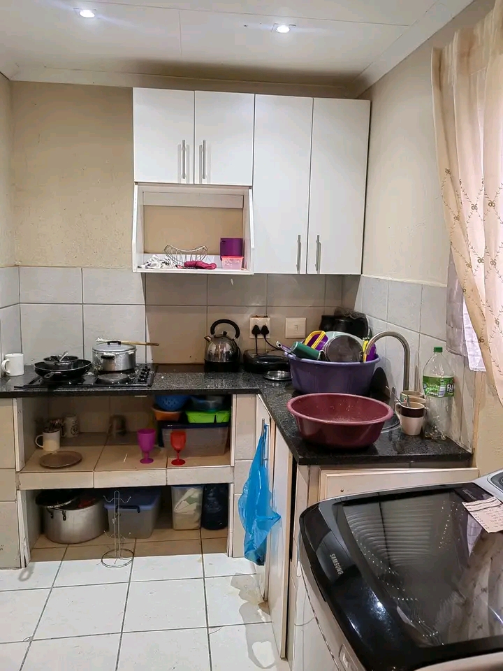 Urgent offer
a beautiful 2 bedrooms cottage   in The Hill
