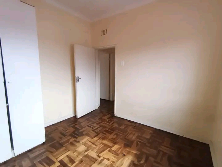 Flat for rental safe, secure and neat if you   in Rosettenville