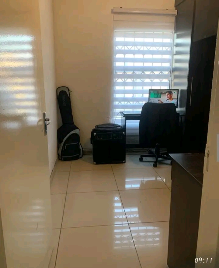 This beautiful house is empty & available to   in Boksburg