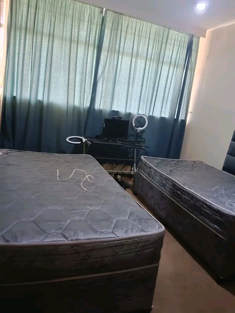 3 bedroom flat for rental
kenmere and saunde  in Yeoville