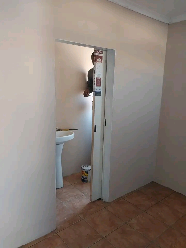 🏡 medium-sized room to rent in zola 1 , so  in Zola