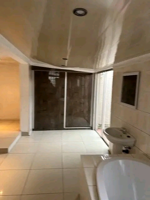 House to rent.. r6000 and deposit required wa  in Emdeni