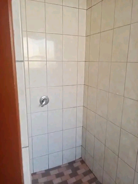 Beautiful room to rent available at eastfield  in Vosloorus