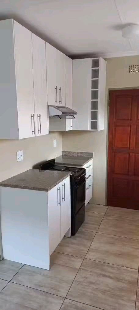 House to let ext 35 available from the 1st of  in Riverside View