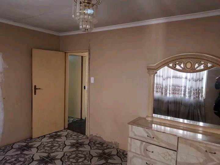 House available for rental in soweto (immedia  in Molestane