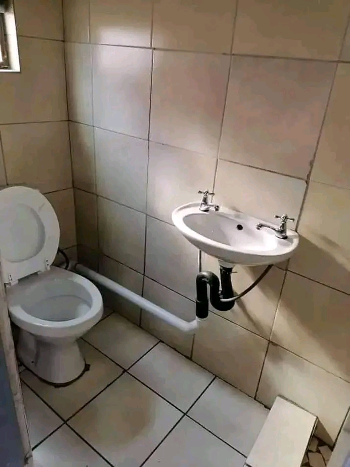 1 bedroom for rental with small kitchenette   in Kempton Park