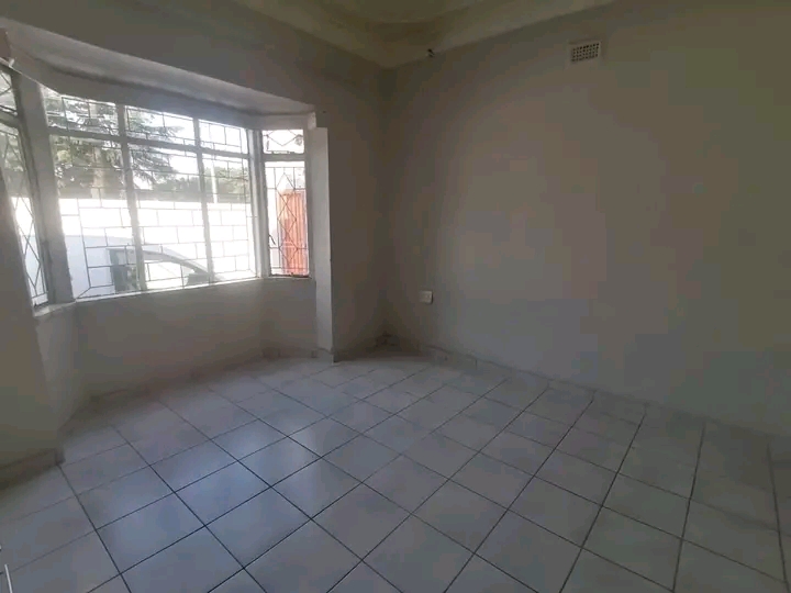 Neat and spacious 1 bedroom cottage available  in The Hill