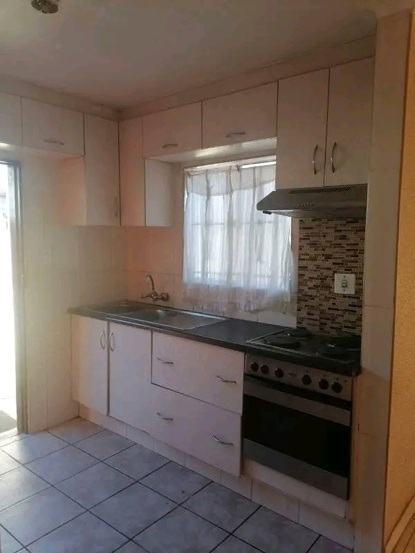 3 bedroom house -with 4 outside rooms -to ren  in Ebony Park