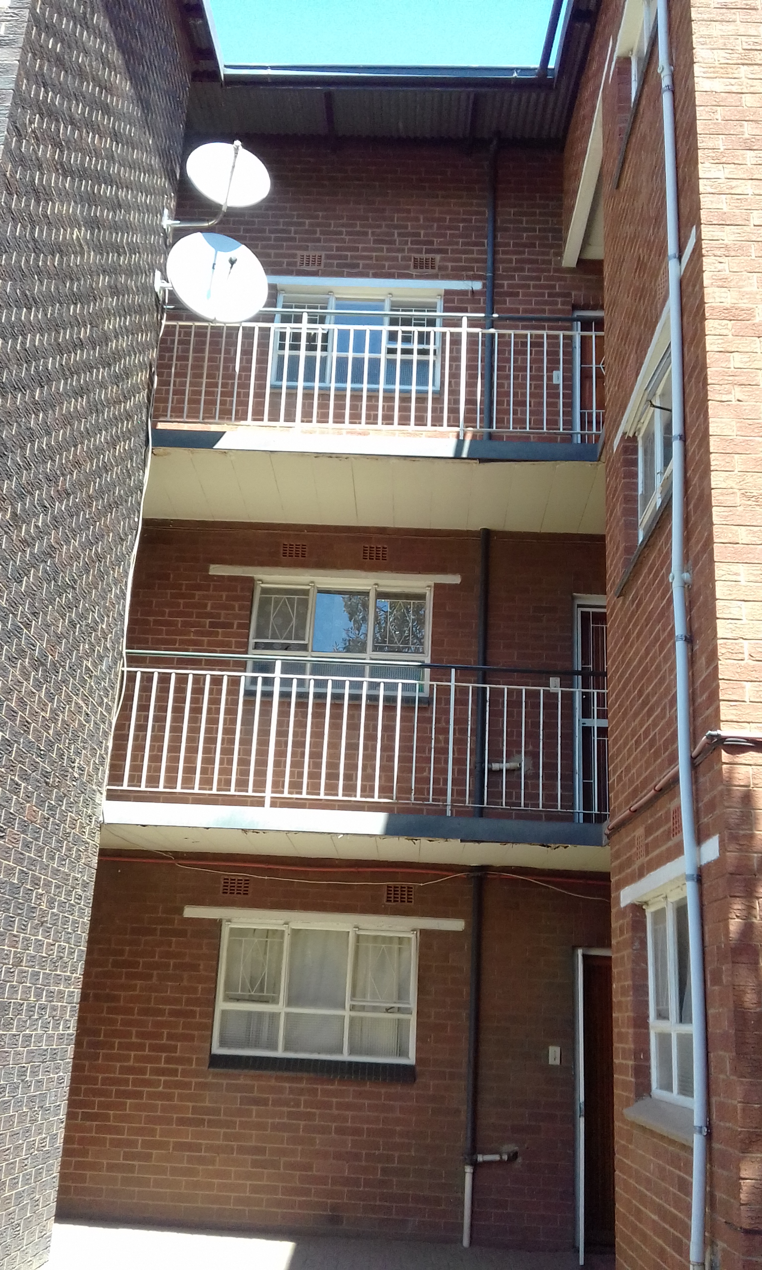 1 bedroom neatly maintained unit at 6 reeders  in Haddon