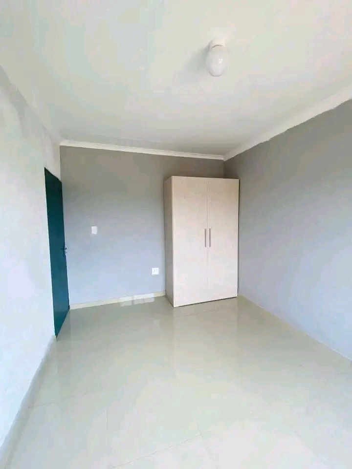 1 bedroom cottage to rent for r4500
deposit   in Norkem Park