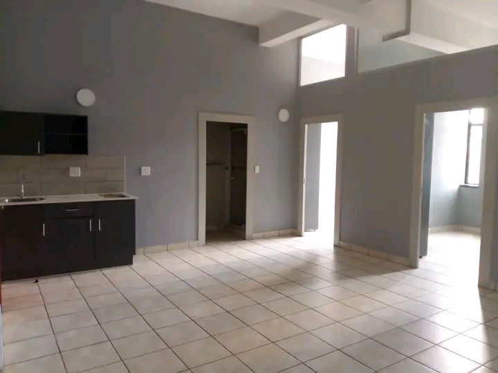 A flatmate needed to occupy a bedroom at pann  in Johannesburg