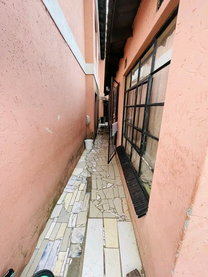 Ext 2🏘️ midrand 🏡 rental:r3900 deposi  in Rabie ridge