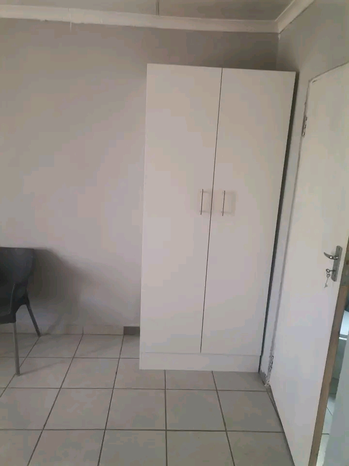 A very nice open bachelor with a sink and a w  in Birch Acres