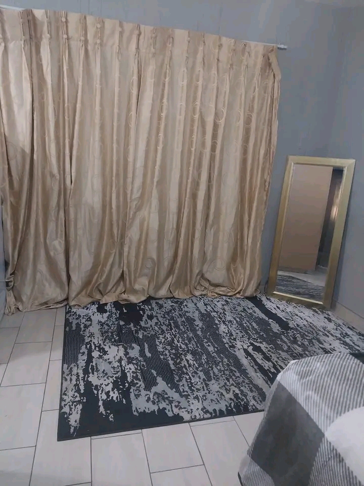 Bachelor room to rent in ext10  flats to rent  in Cosmo City