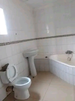Big rooms to rent with a bathroom ext4 it s r  in Palm Ridge