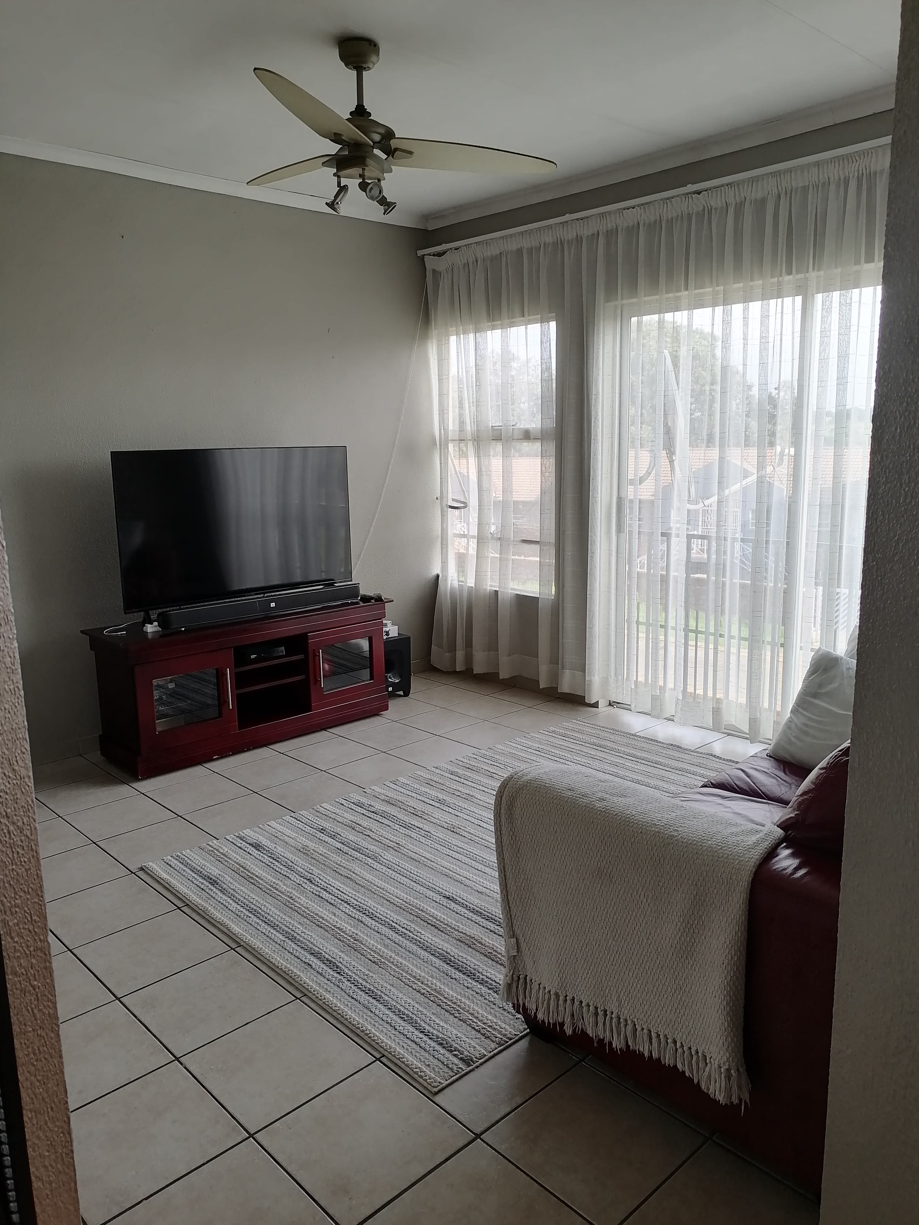  2bed, 1 bath, 1parking,
14 min walk to sout  in Naturena