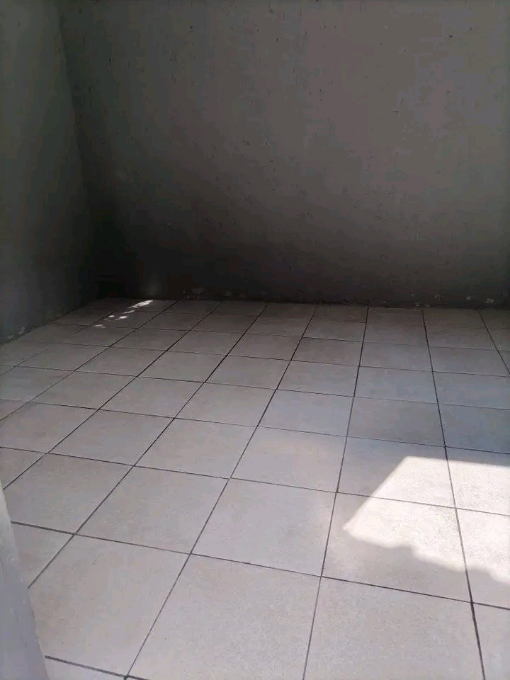 Room to rent available at ext 7 solomonplaatj  in Diepsloot