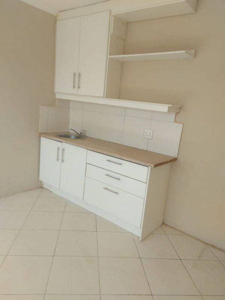 Ebony park ext 5📌
one bedroom unit 
r320  in Ebony Park