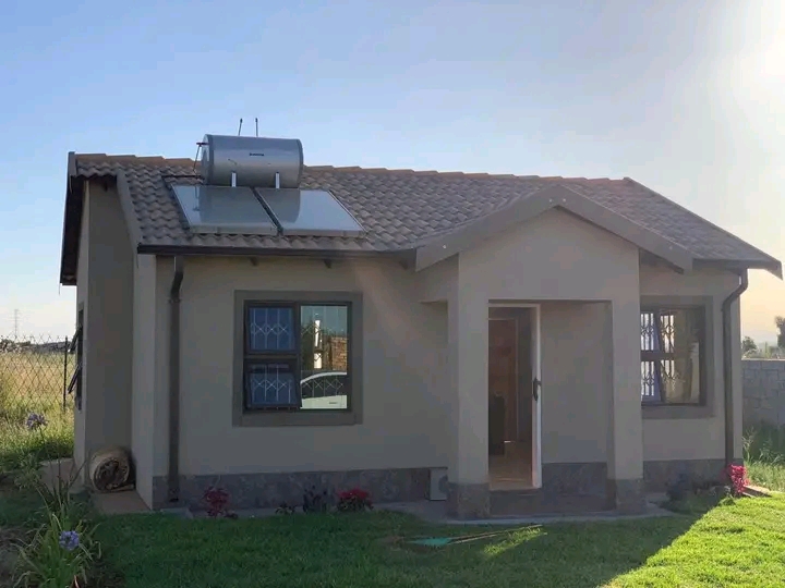 House rental available immediately 
area: mo  in Vosloorus