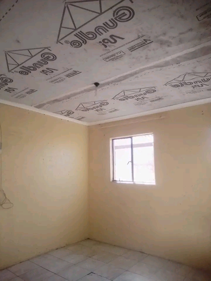 Room to rent in chiawelo ext 3 with shared sh  in Chiawelo