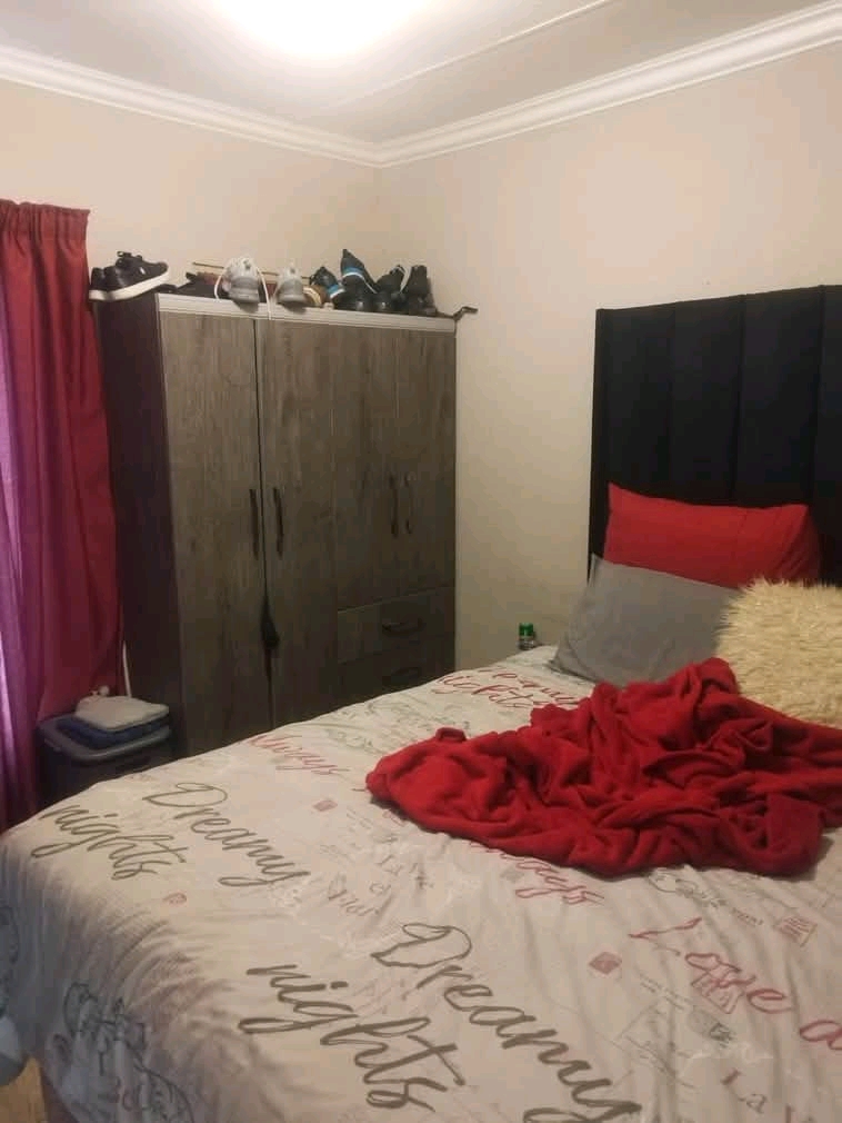 1 bedroom cottage coming with a  fitted kitch  in Norkem Park