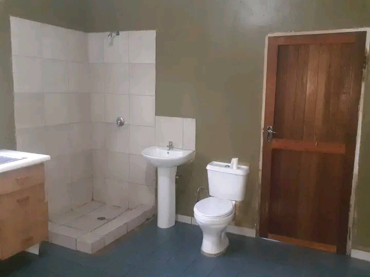 Big room available in daspoort toilet n shower... in Pretoria, Gauteng