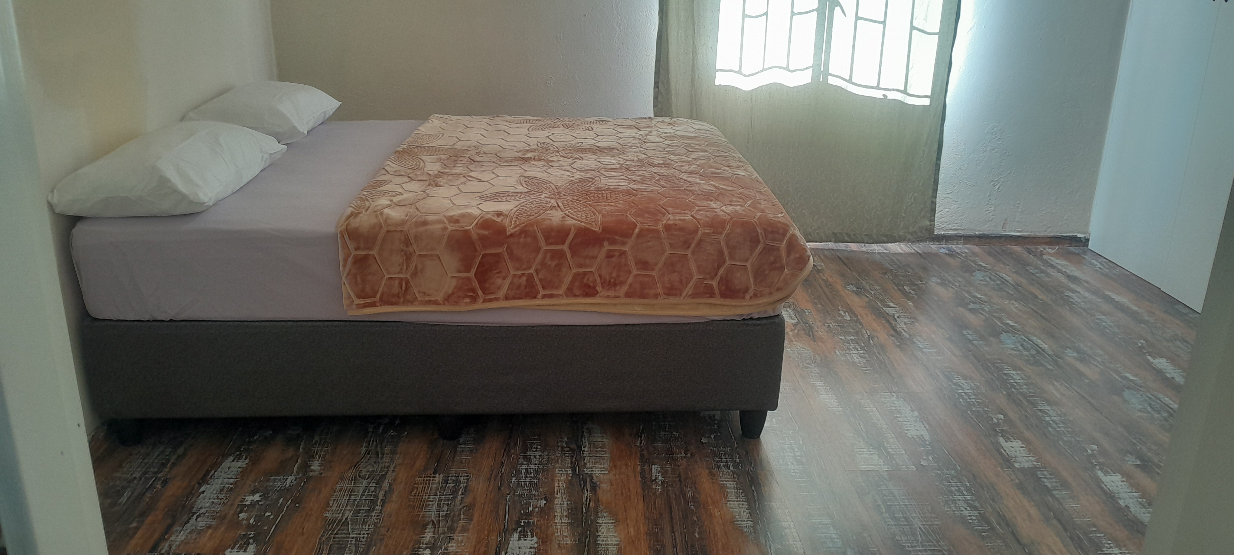  **pure crest guest house – comfortable day  in Brakpan