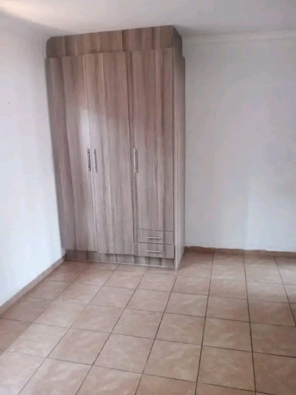 A stunning 3 bedroom stand alone house to ren  in Ebony Park