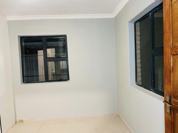 Newly bachelor flat to rent in verwoerdpark    in Verwoerd park 