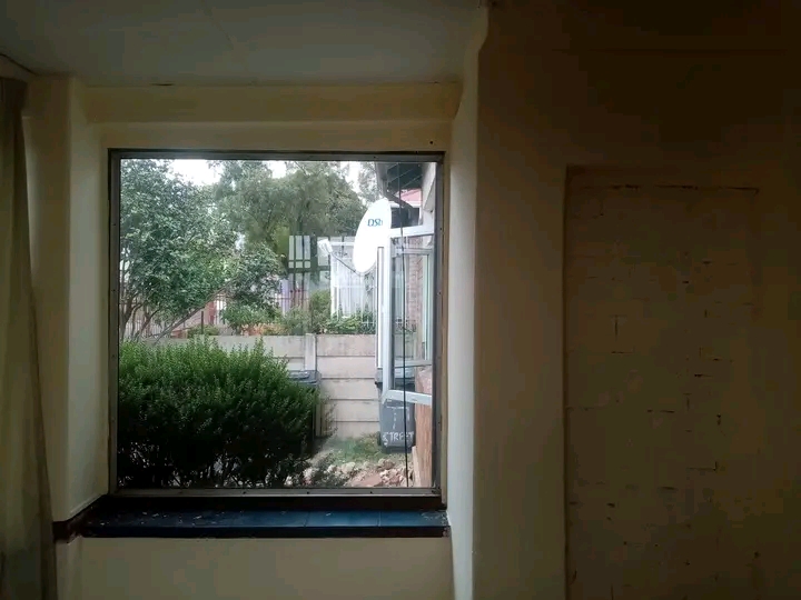 Rooms for rent r2300 including electricity an  in Rosettenville