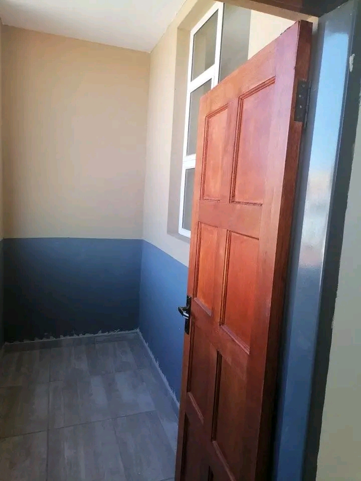 For nice and clean 1 bedroom flats. twine pla  in Troyeville