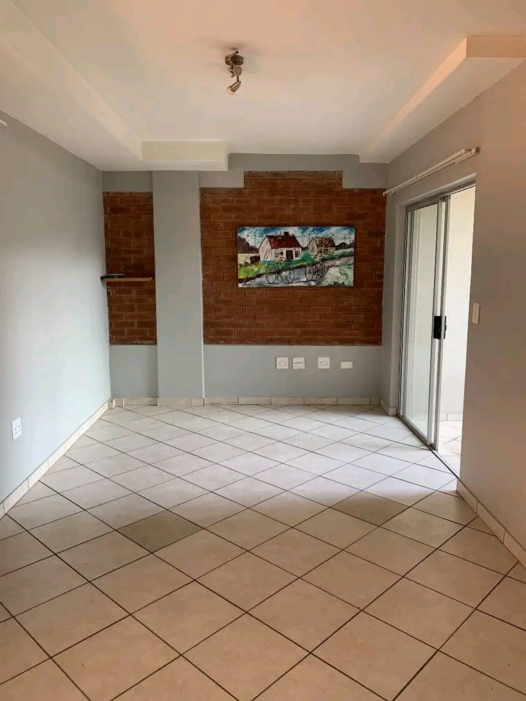 A neat and cosy 1 bed 1 bath apartment is ava  in Northriding