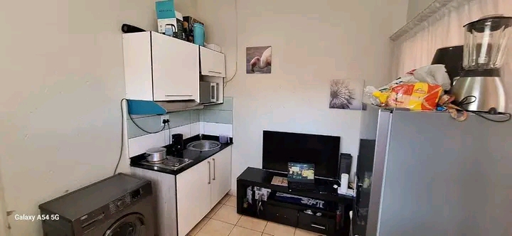 Stunning  one bedroom studio which consists o  in Birch Acres