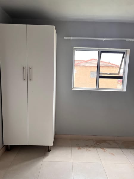 Ensuites/ bachelor flats available for rent s  in Braamfischer
