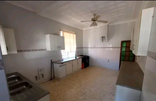 Cottage to let
r6500p/m
2 bedroom cottage   in Kensington