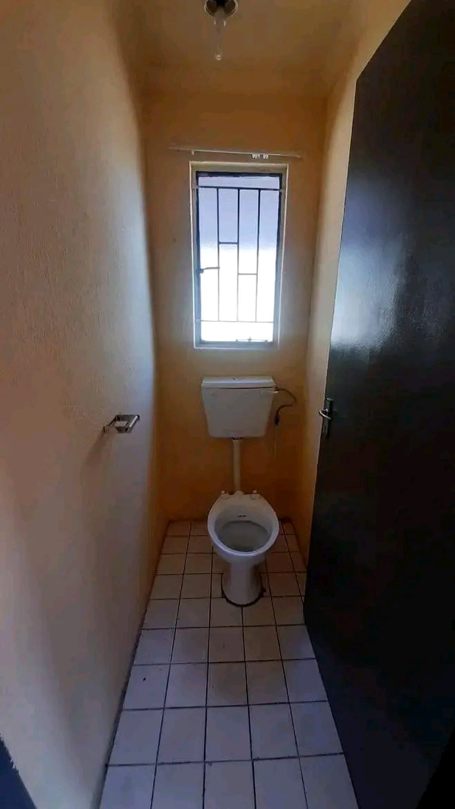 2 bedroom house -with few outside rooms -to r  in Ebony Park
