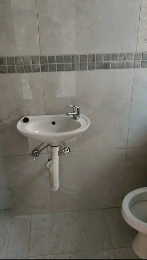 Bachelor s apartment
rental fee: r3300 
dep  in Birch Acres