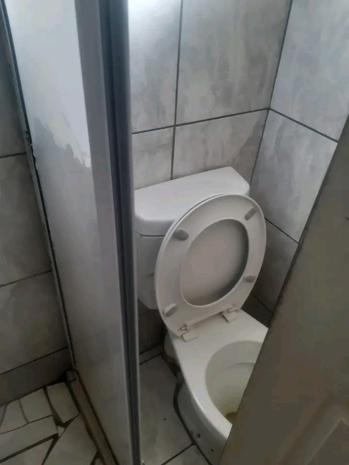 Cottage to rent, at no 76 bouquet street joha  in Rosettenville