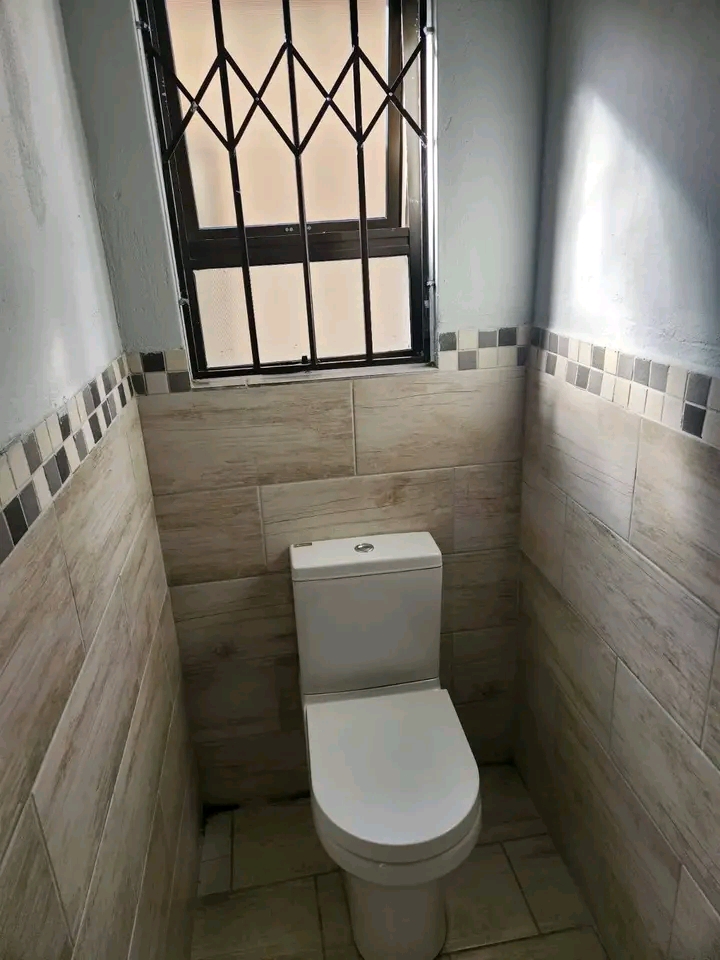 Big ensuite available immediately in gardens   in Dobsonville