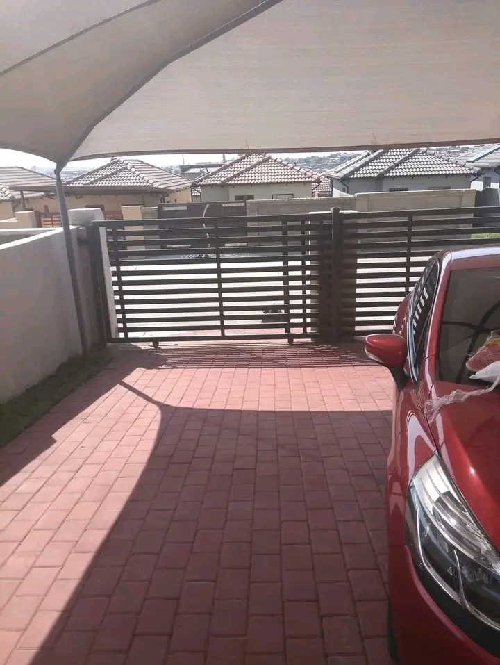 Cottage available 1st may at ext 45 for r2500  in Clayville