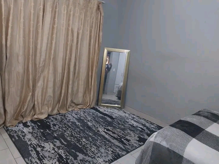 Bachelor room to rent in ext10  flats to rent  in Cosmo City