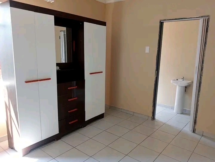 1 bedroom cottage to let in a secure complex   in Noordwyk