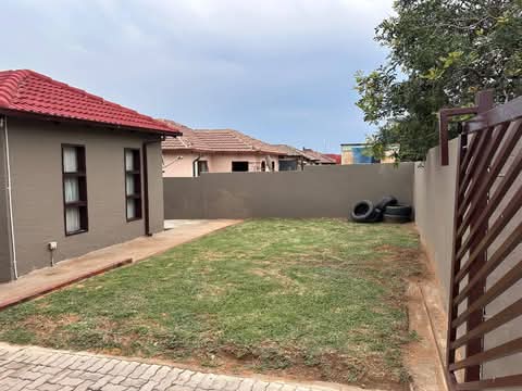 A well maintained stand alone house offering   in Birch Acres