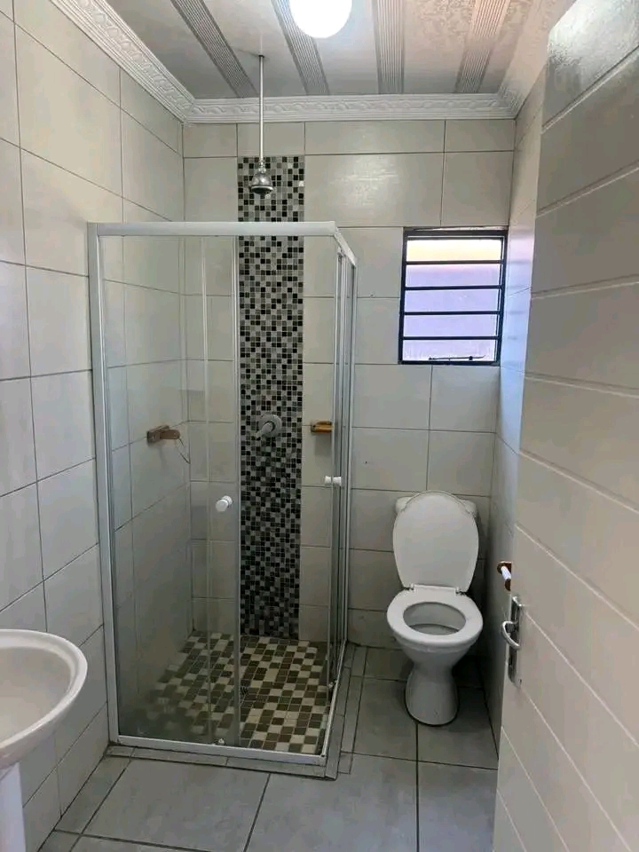 1 bedroom available immediately! own shower o  in Hospital View