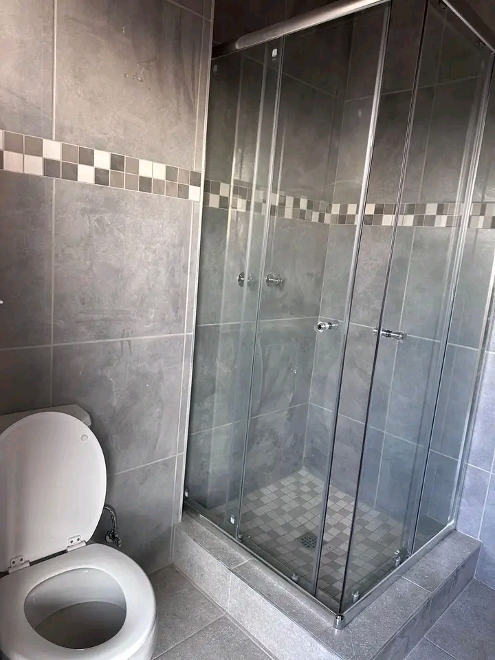 Newly build block flat 15 rooms available to   in Tembisa