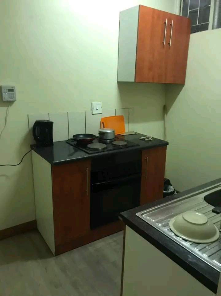 Standard room available to rent

r2400 sing  in Sunnyside