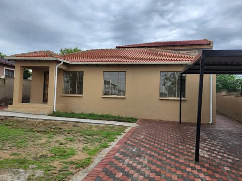 3 bedroom 2 bathroom to let in ext 0 r7500 de  in Cosmo City