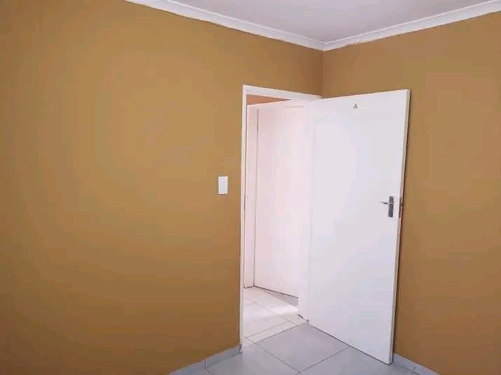 House available for immediate occupation in e  in Protea Glen