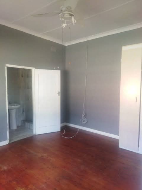 Bachelor room available at delville 6 lille r  in Delville